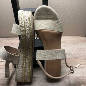 Women’s shoes